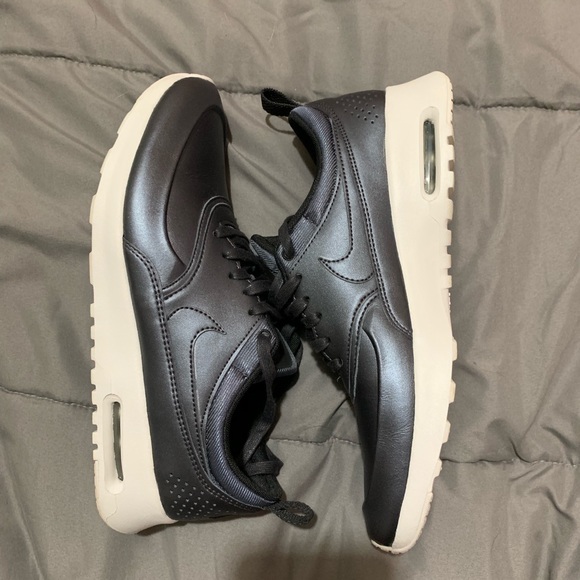 Nike Shoes - Nike Air Max Thea SE
